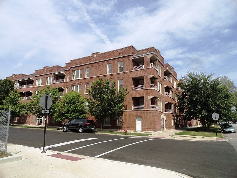 2nd image of 4358 S Prairie Ave Unit 4e