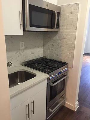 Rented by Lalezarian Properties | media 9