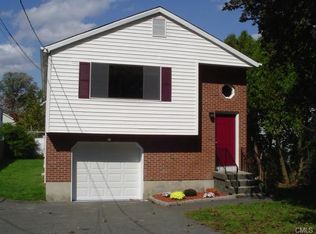 22 Farm St, Danbury, CT 06811