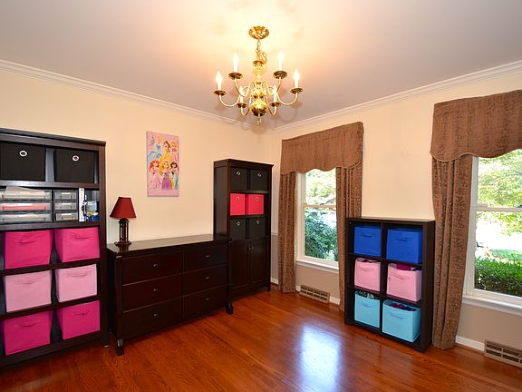 3rd image of 2302 Corryville Cir