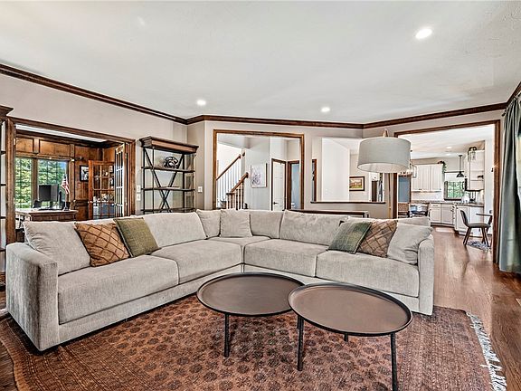 4th image of 512 Laurel Oak Dr