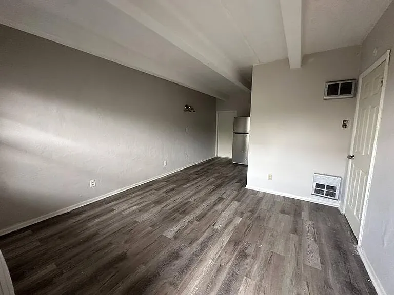 5261 Alhambra Dr — Photo 3