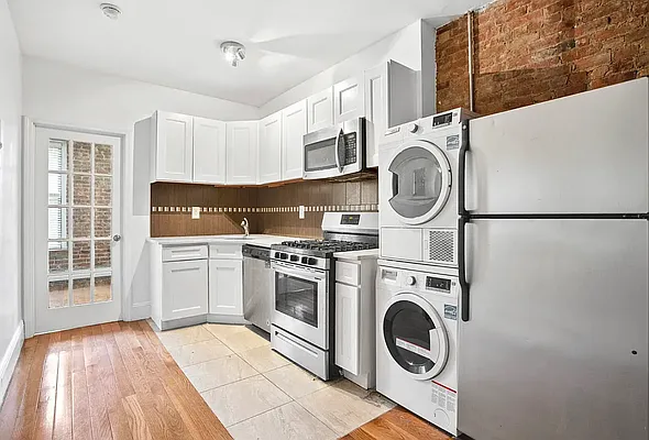 Rented by Douglas Elliman | media 7