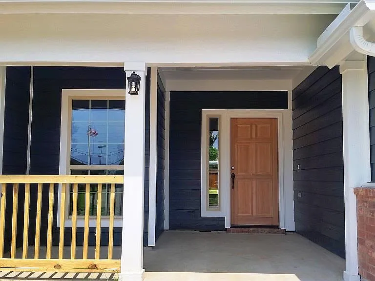 2675 Roger Williams Dr — Photo 2