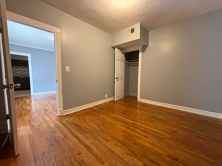 439 E 111th Pl #1E — Photo 8