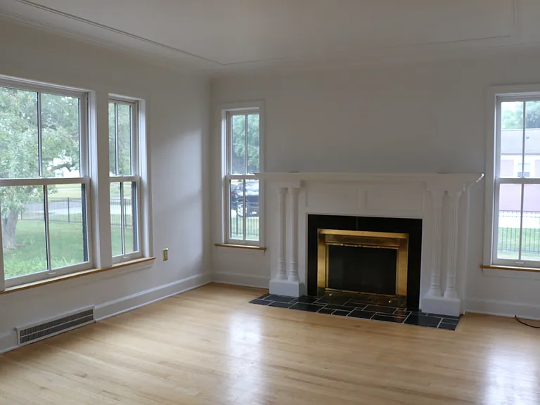 221 Green Ave #LWR — Photo 1