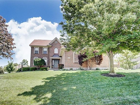 3rd image of 380 Graystone Ct