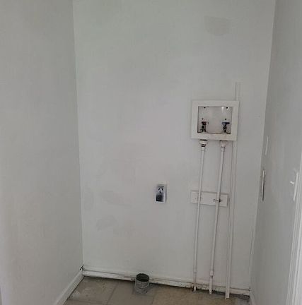 4th image of 614 S Riverview Ave