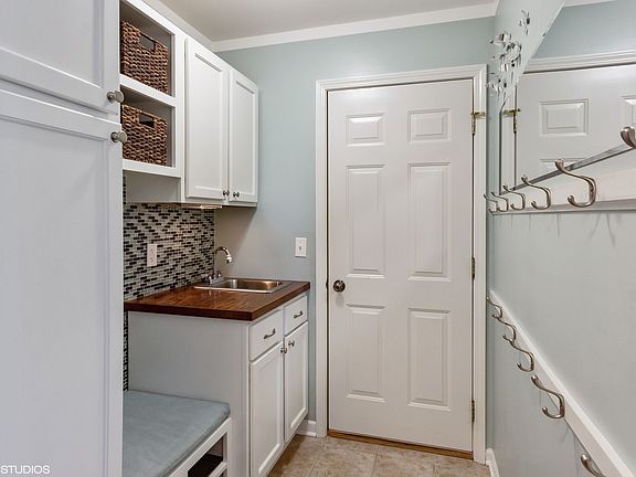 5th image of 25021 Chelsea Ln