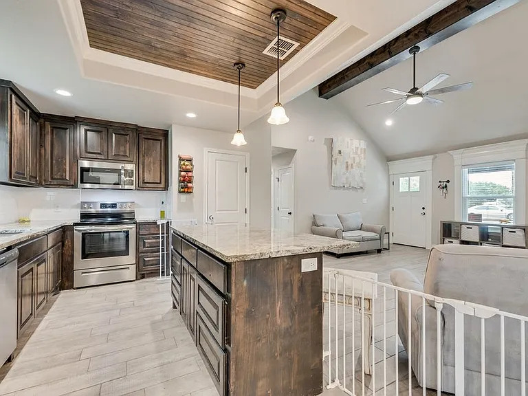 2601 Houston Ct — Photo 16