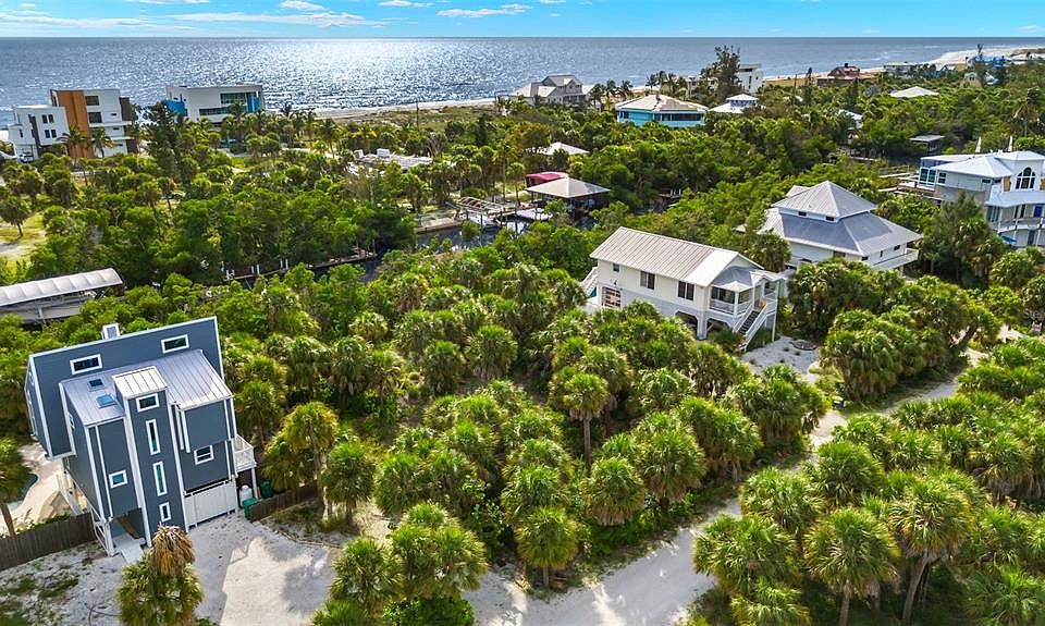 1st image of 47 Palm Dr #15
