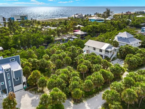 47 Palm Dr #15, Placida, FL 33946