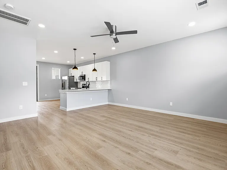 407 Curtis Hilton Way — Photo 27
