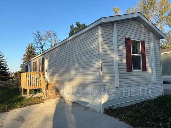 725 S 12th St, Bismarck, ND