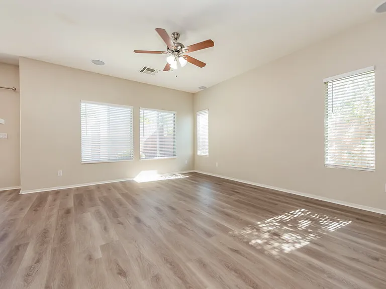 1240 Maple Pines Ave — Photo 4