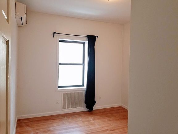 5th image of 133 Irving Ave APT 3R