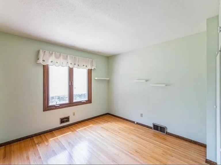 7065 Montrose Rd — Photo 11
