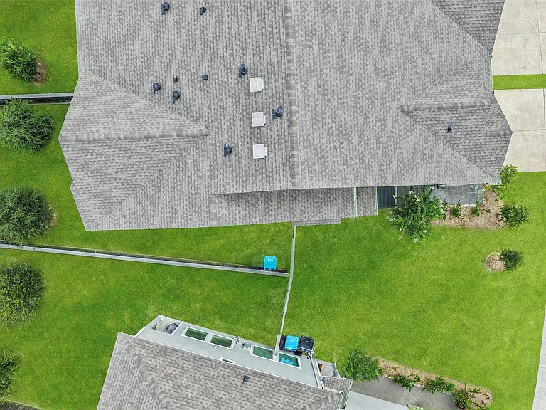 21130 Medina River Dr — Photo 30