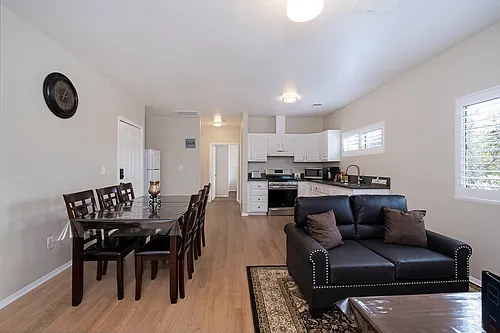Meadowbrook Ave Photo 1