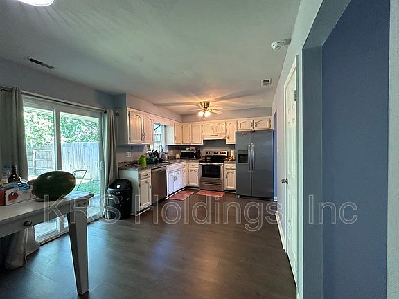 5th image of 1652 Fairfax Dr