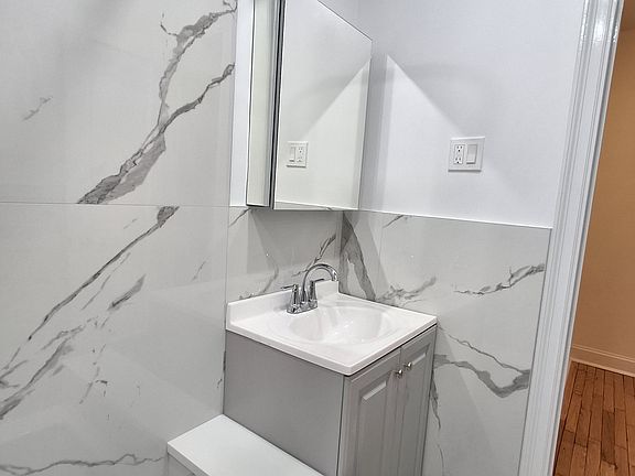 5th image of 110-07 73rd Rd APT 1F