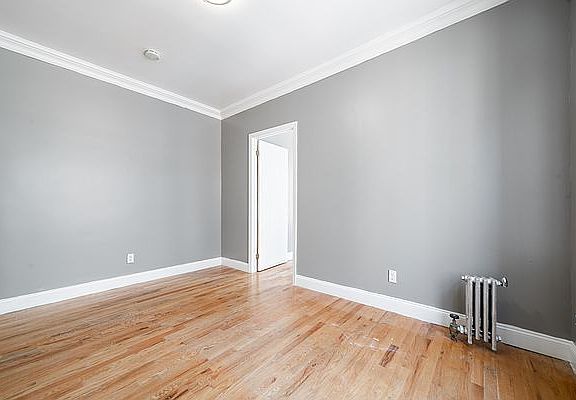 5th image of 153 Edgecombe Ave APT B4