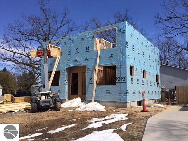 1st image of 1303/1305 Veterans Dr