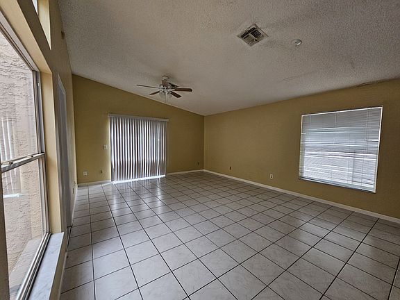 5th image of 2939 Barrymore Ct