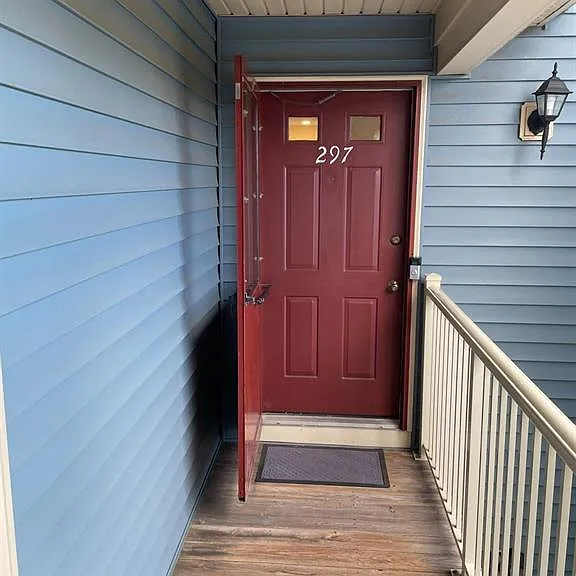 297 Cozzens Ct — Photo 14