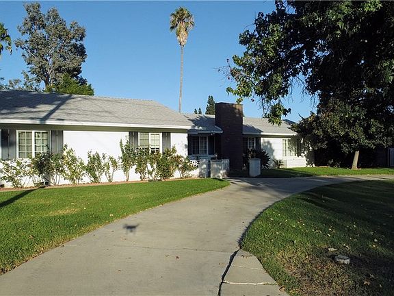3rd image of 9124 Hazeltine Ave