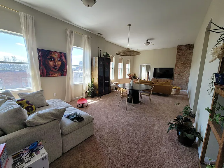 2300 N Calvert St — Photo 23