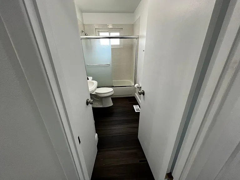 1st floor Bathroom
