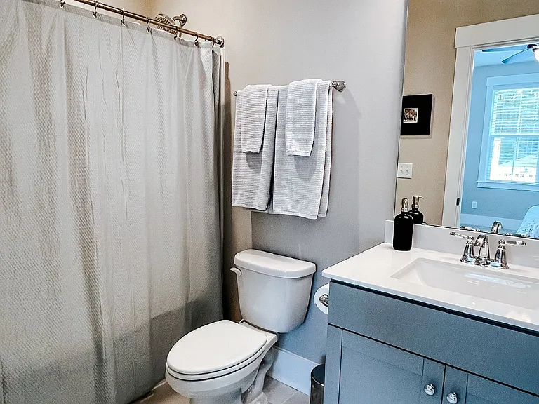 393 Oak Park St — Photo 44