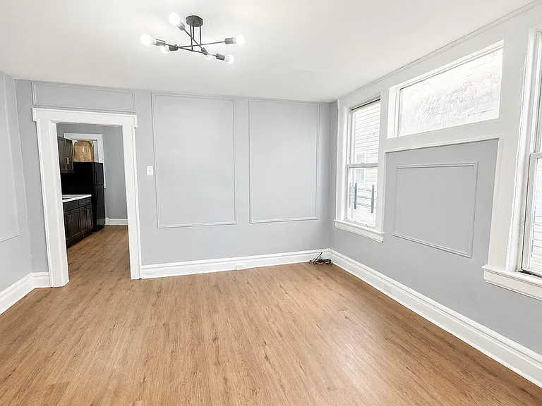 917 Grove St #1B — Photo 6