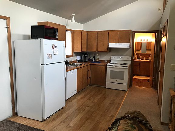 3rd image of 1735 Birchwood Ln