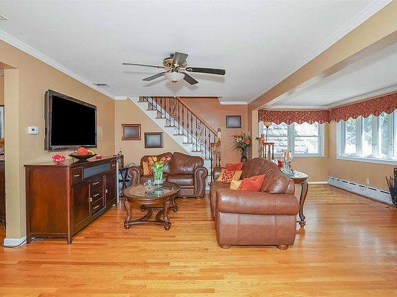 5th image of 237-53 93rd Ave