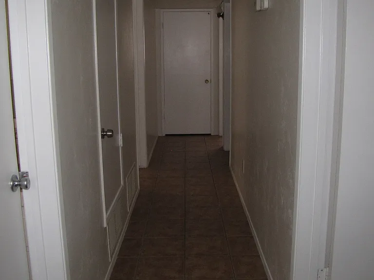 2109 Belvedere Ave — Photo 4
