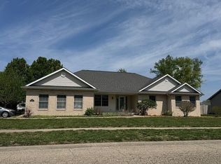 1375 Wyndmoor Dr, Rochester, IL 62563