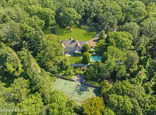36 Mayfair Ln, Greenwich, CT 06831