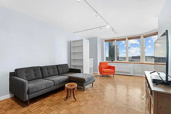 1st image of 500 W 43rd St APT 19J