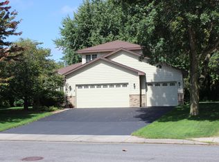 9568 Lakeside Trl N, Champlin, MN 55316