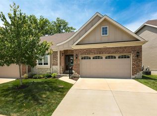 5261 Tuscan Chase Ct, Saint Louis, MO 63128