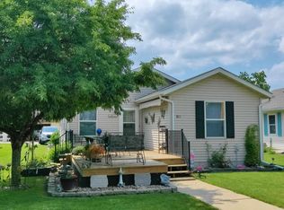 811 River St, Decorah, IA 52101