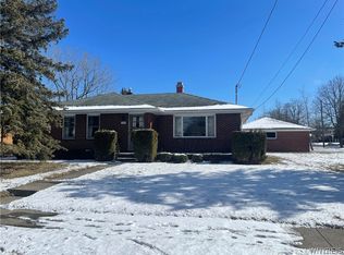 102 S Irwinwood Rd, Lancaster, NY 14086