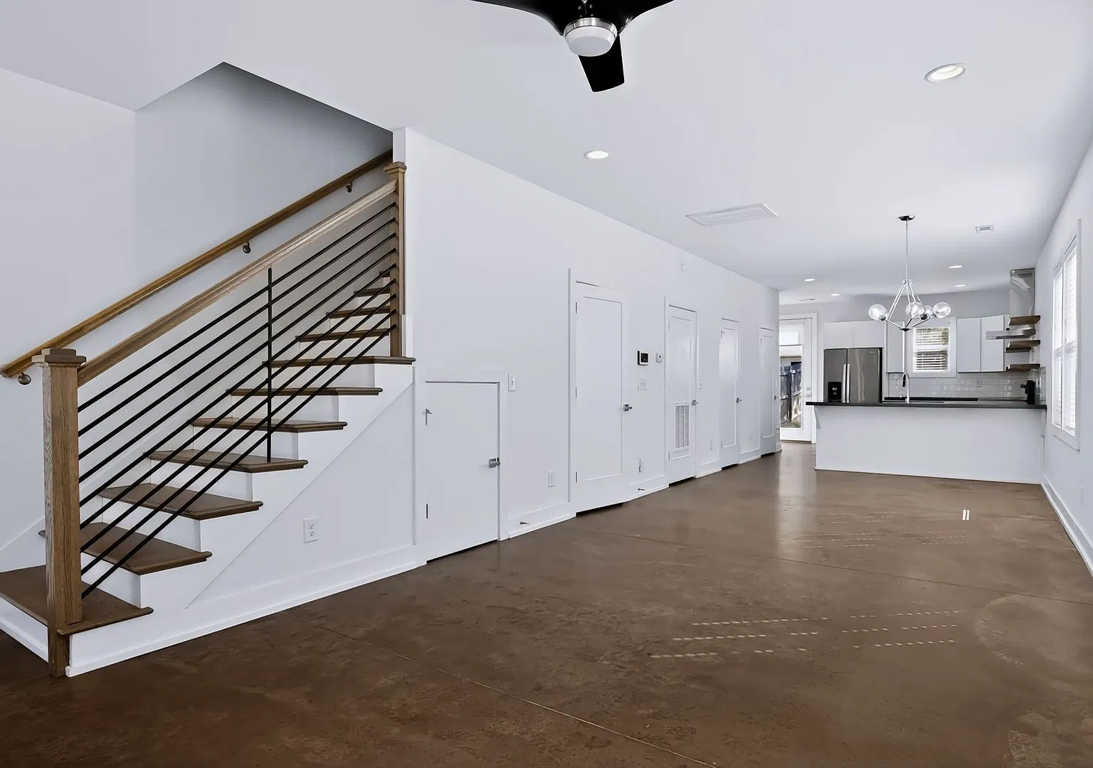 Stunning 3BD/2.5BA home in Nashville's Buena Vista Heights! Fenced-in backyard! — Photo 3