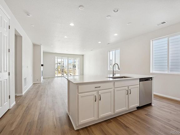 5th image of 981 Sandhills Street