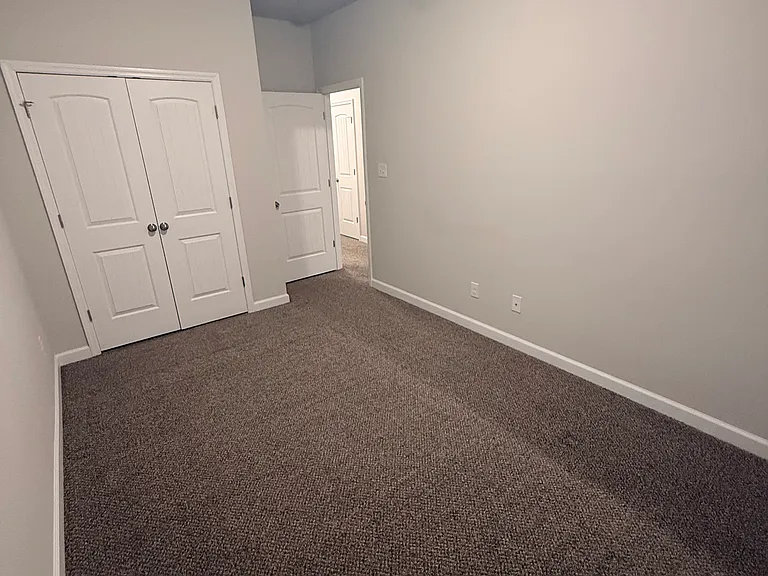 2025 Folkstone Woods Ln — Photo 28