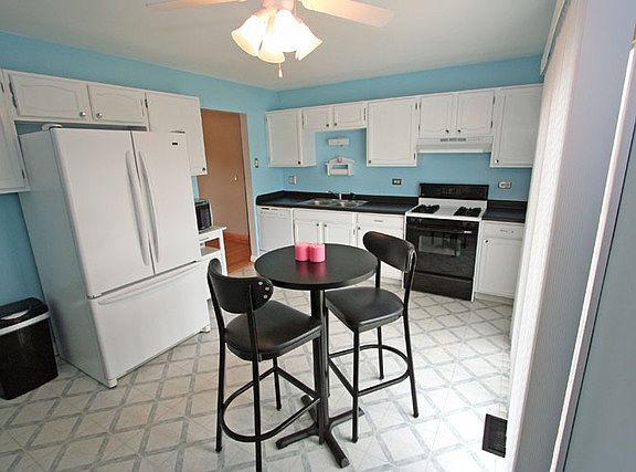 3rd image of 675 San Diego Pl