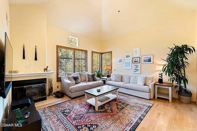 1st image of 12633 Moorpark St Unit 205