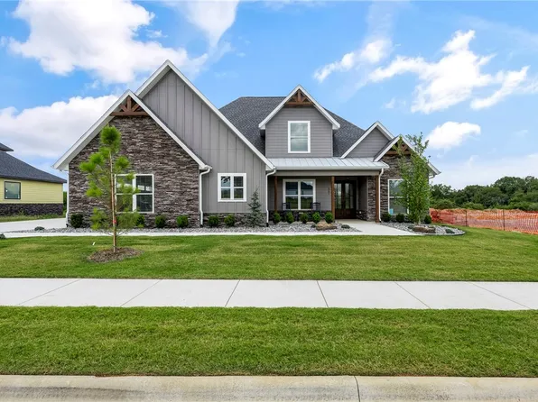 881 Greenhorn St, Bentonville, AR 72712